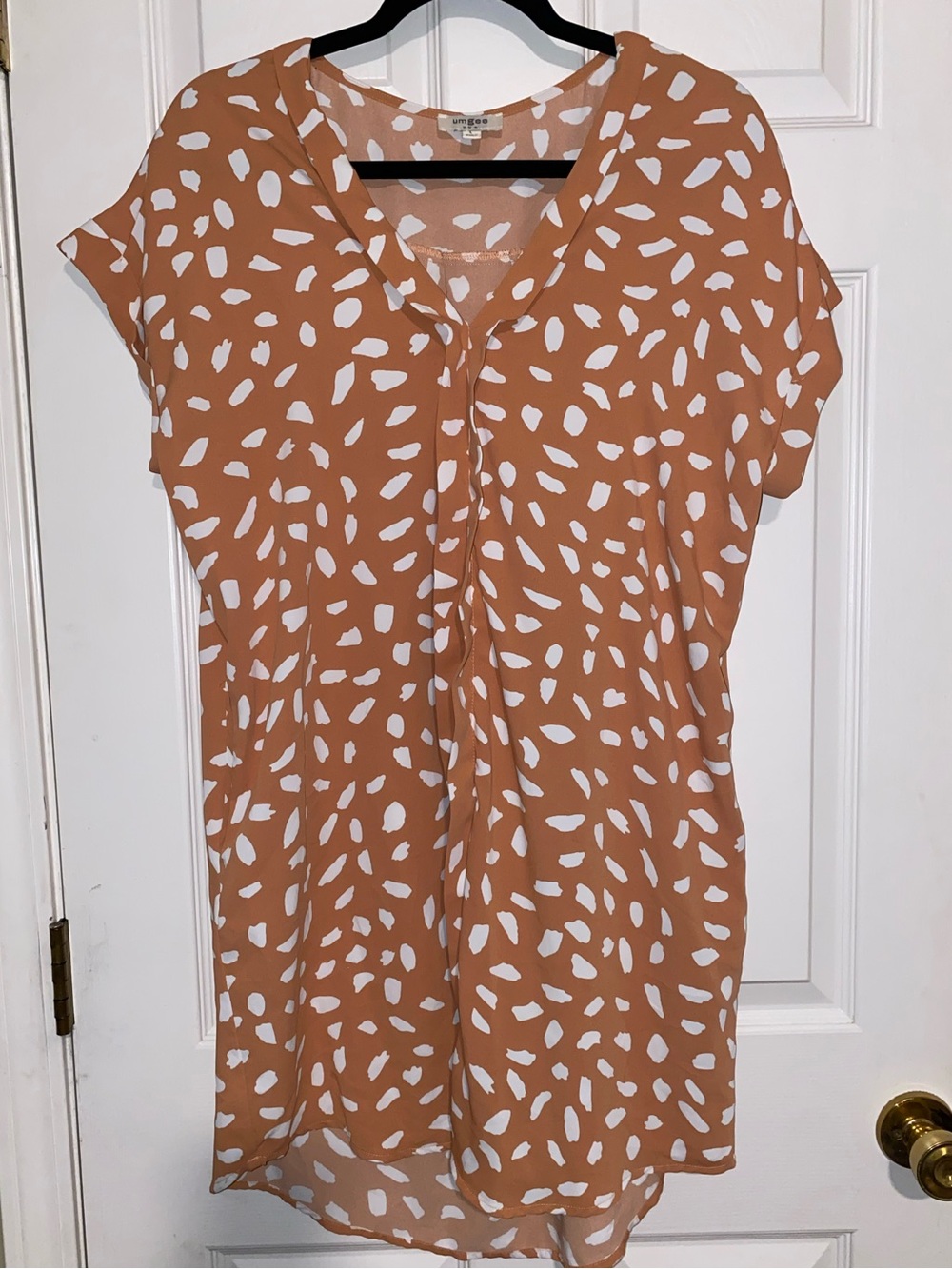 Umgee Orange‎ Dalmatian Print V Neck Shift Mini Dress with Short Folded Sleeves